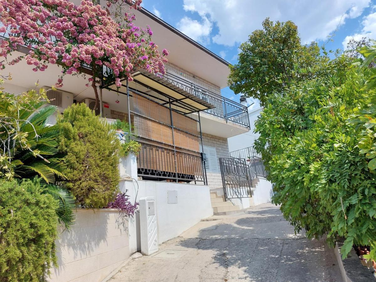 Apartmani Luka Baška Voda Esterno foto