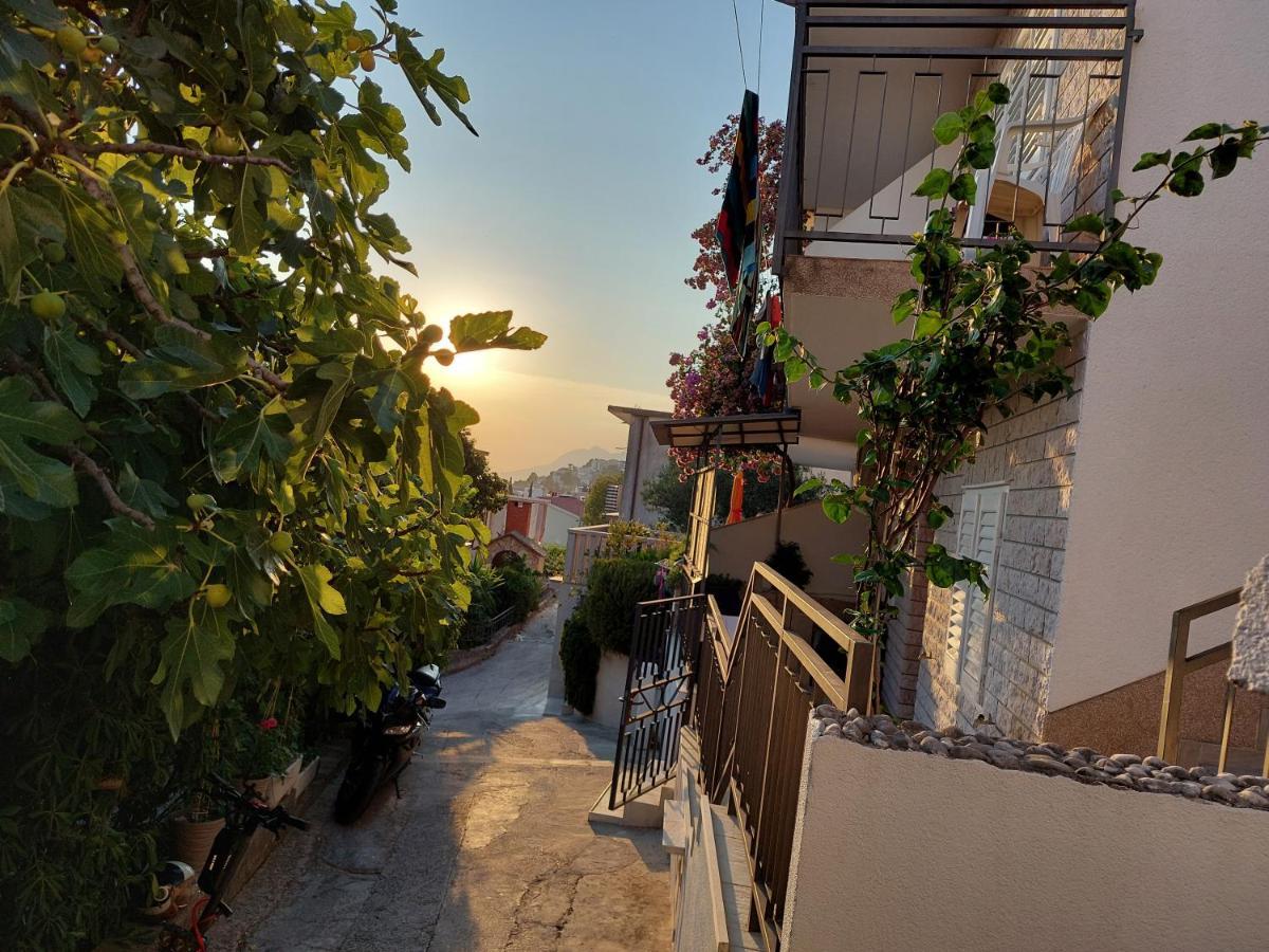 Apartmani Luka Baška Voda Esterno foto
