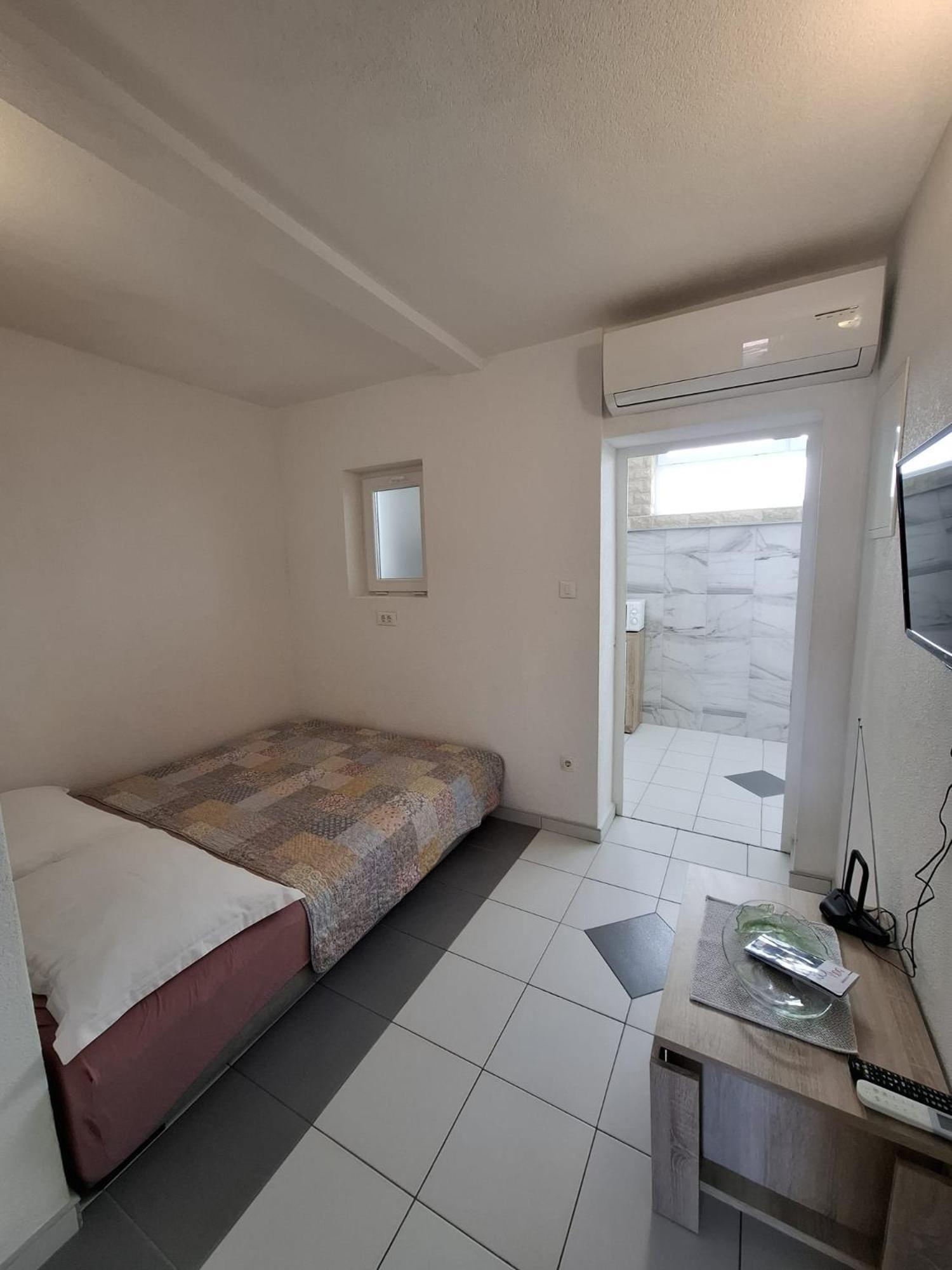 Apartmani Luka Baška Voda Esterno foto