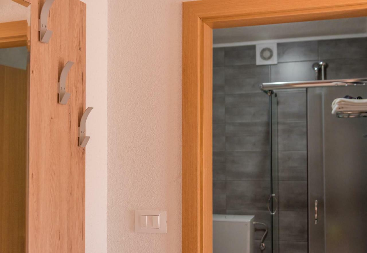 Apartmani Luka Baška Voda Esterno foto